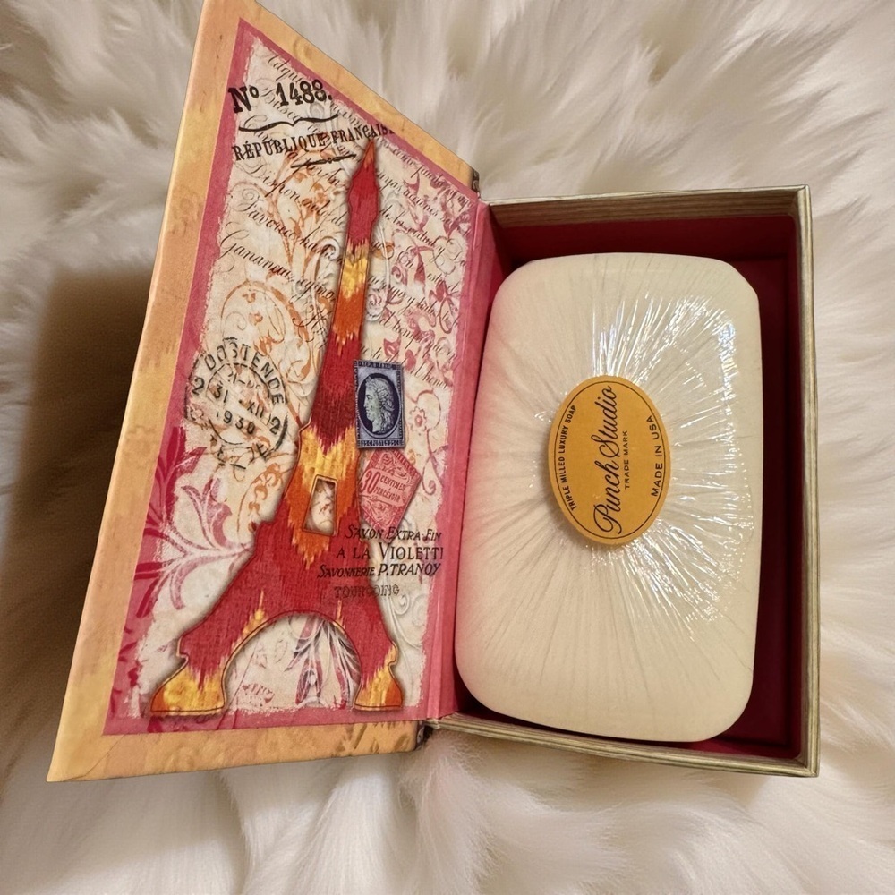 ⚜️ Punch Studio Decorative Storage Book Box,magnetic closure,soap included NIB - Picture 6 of 7